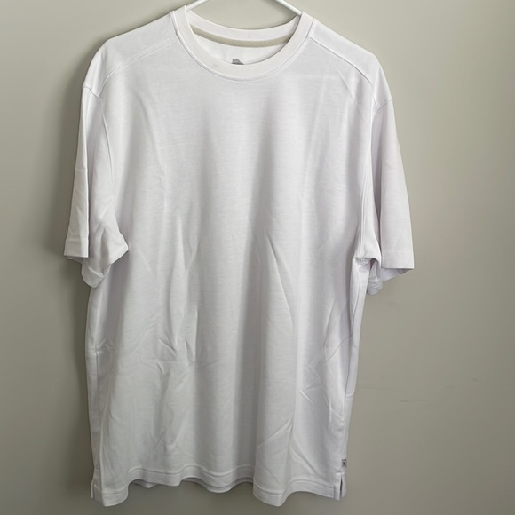 Tommy Bahama Other - Tommy Bahama White Crew Neck Short sleeve T-Shirt- size XL